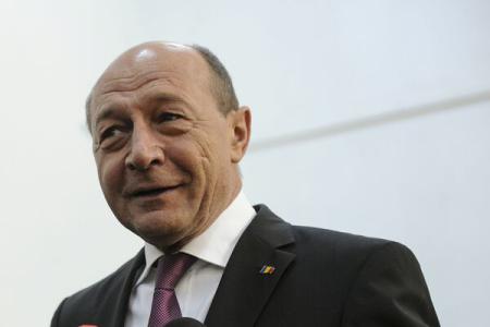 Băsescu, către Meleșcanu: Nu v-aș fi numit ministru, dar o fac datorită urgenței