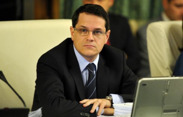 Parlamentul votează, azi, numirea lui Eduard Hellvig la şefia SRI