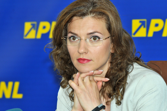 Alina Gorghiu: PSD va pierde alegerile în 2016. Se teme de votul românilor din Diaspora