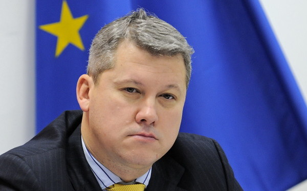 Cătălin Predoiu: “Victor Ponta îşi bate joc de funcţia de premier şi de România”