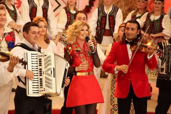 Diana Matei a născut un băieţel! Artista se recuperează la un spital privat