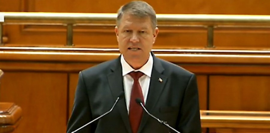 Strategie de Apărare cu săgeți către Parlament și premier