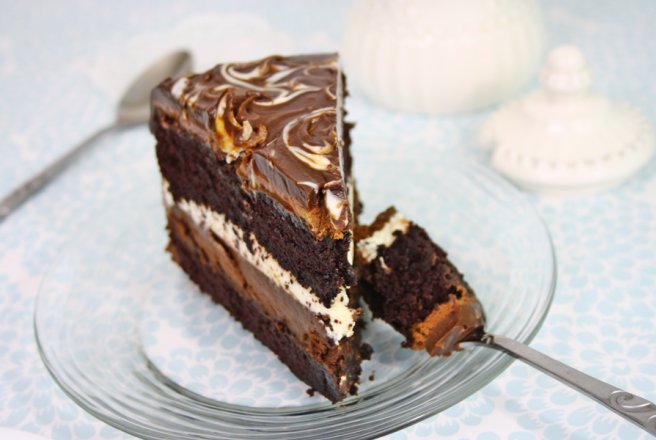 Tort de ciocolata Tuxedo