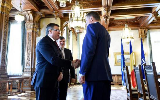 Ambasadorul Republicii Moldova, Iurie Reniță, decorat de președintele Iohannis