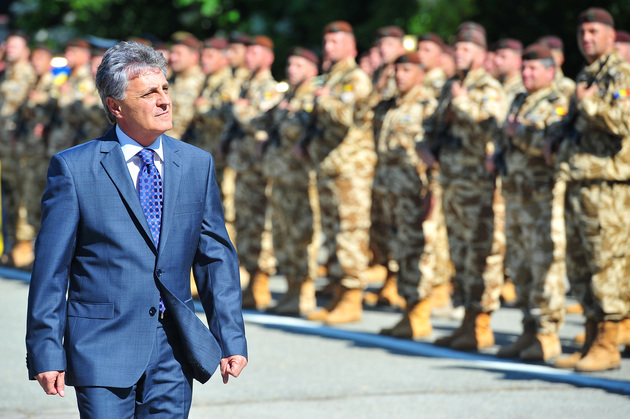 Ce spune ministrul Apărării despre posibilitatea reintroducerii serviciului militar obligatoriu