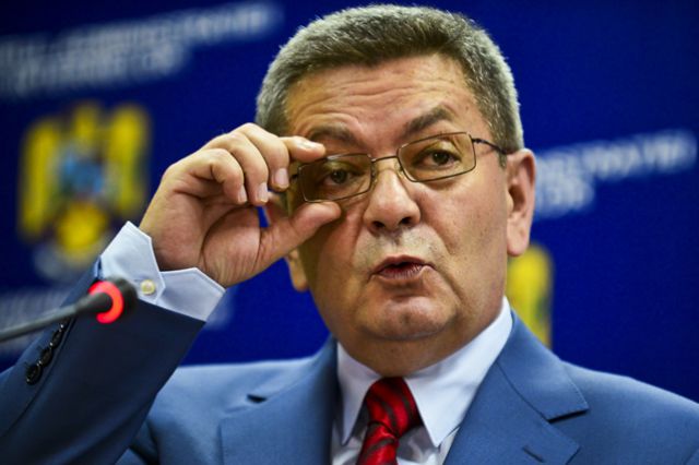 EVZ a aflat de ce Ioan Rus a rămas ministru, deşi a demisionat în urmă cu o lună