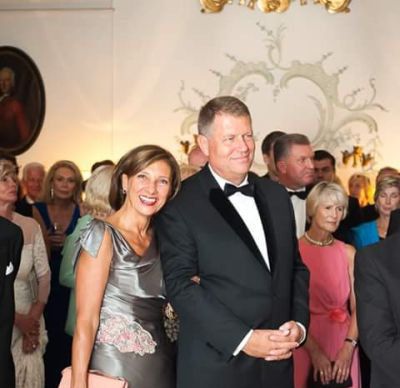 Iohannis a cheltuit banii de deplasări externe, dar a primit alții de la Guvern