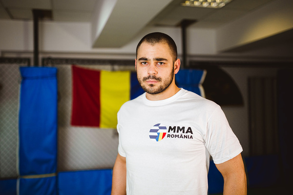 Medalie de bronz la Mondialele MMA