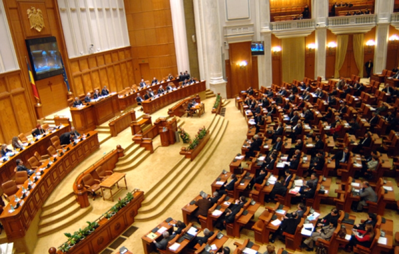 S-a încheiat încă o sesiune. Cât au muncit parlamentarii