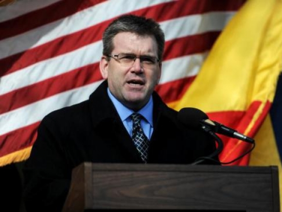 Thompson: Vom continua colaborarea cu România pentru protejarea ideilor și instituțiilor democrației
