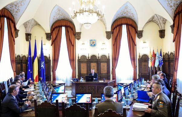 Ședință CSAT, azi. Președintele pleacă și el în concediu