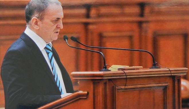 Radu Zlati (PNL): Legitimitatea premierului Ponta nu mai există