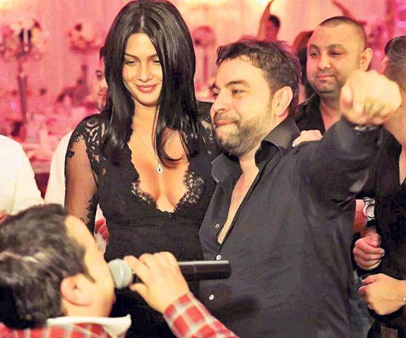 Florin Salam e din nou tată! Iubita lui a născut o fetiţă