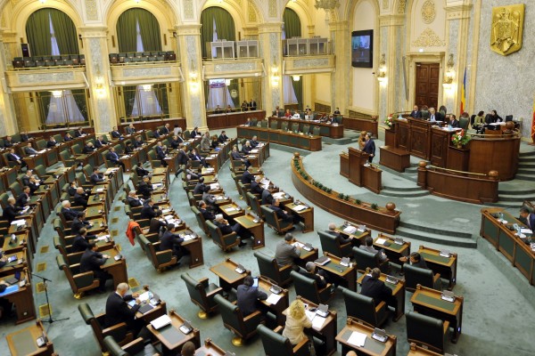 Senatul critică măsurile CE privind criza migraţiei