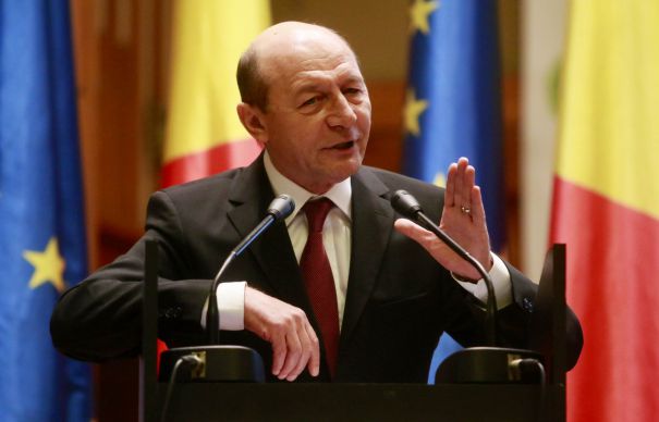 Traian Băsescu: Dacă ai doi jihadişti infiltraţi din 100, e de ajuns. Vă asigur numărul de refugiaţi o să crească în fiecare an