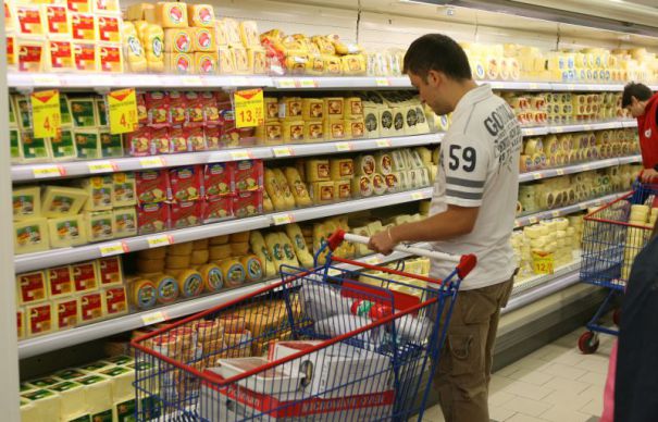 Gata cu inflaţia negativă? Preţurile încep să crească!