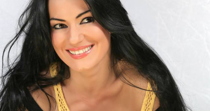 Iti mai aduci aminte de Silvia de la Vegas? Vezi ce face artista in America