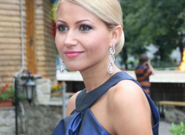 O cantareata celebra de la noi a ajuns piele si os! Uite cum arata acum!