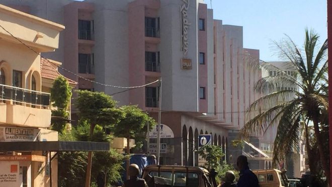 Atac armat la hotelul Radisson din Bamako; 170 de persoane sunt luate ostatice