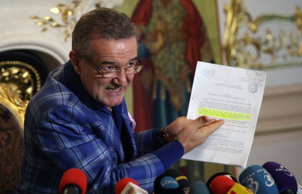 Becali își ia „jucăriile” și pleacă