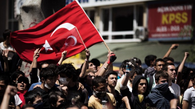 Manifestație la Istanbul pentru eliberarea a doi ziariști încarcerați