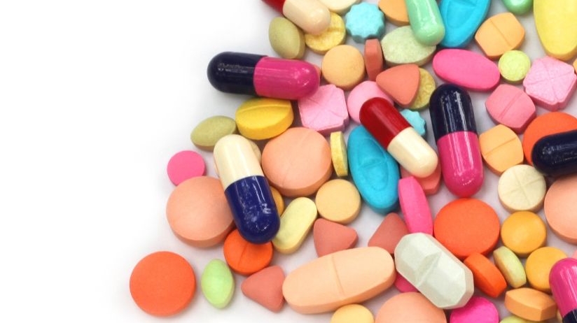 Ministerul Economiei: Companiile producătoare de medicamente generice asigură peste 8.000 de locuri de muncă în România