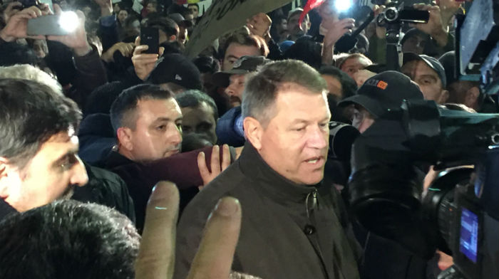 Președintele Klaus Iohannis, în Piața Universității