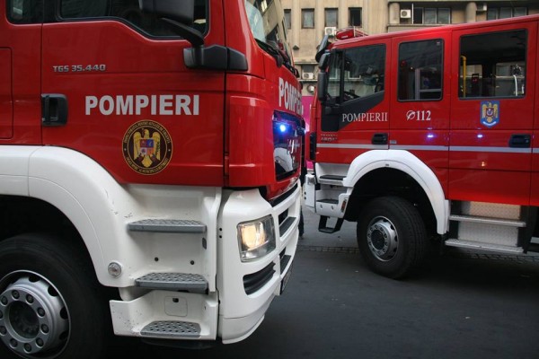 Peste 15.000 de pompieri au fost la datorie în perioada Crăciunului