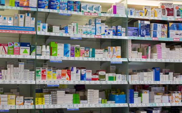Senat: Publicitatea explicită pentru medicamente, interzisă