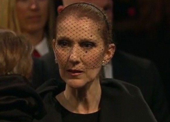 Celine Dion a plâns lângă sicriul soţului. Imagini de la priveghi