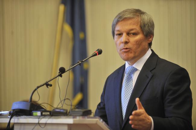Cioloș: Am discutat cu ministrul Muncii despre nevoia de a crește eficiența utilizării instrumentelor de asistență socială