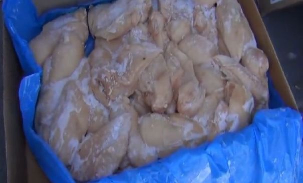 Carne alterată, descoperită într-un depozit din Popești Leordeni