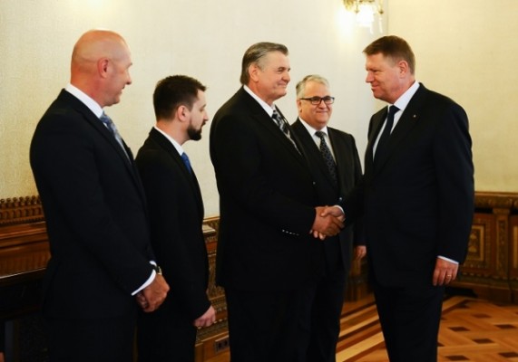 Klaus Iohannis, faţă în faţă cu Diaspora la Cotroceni: Românii nu se mai întorc în ţară