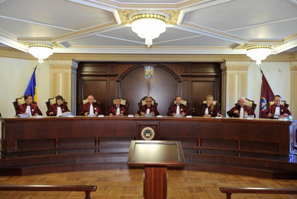 AID solicită interzicerea implicării politicului în nominalizarea membrilor CCR și întărirea controlului civil asupra SRI