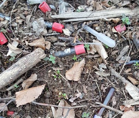 Eprubetele găsite pe DN14 par să fi fost îngropate în urmă cu mai mult timp