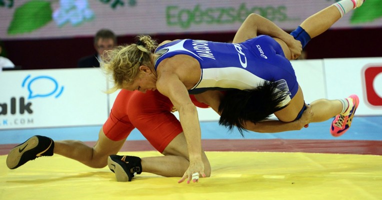 Lupte: Alina Vuc, medaliată cu argint la Europenele de la Riga