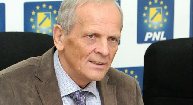 Stolojan: Oamenii au învățat să ceară candidaților motivație și profesionalism în munca pentru comunități