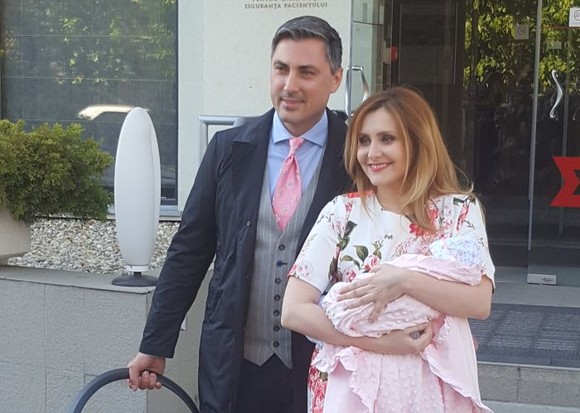 Primele imagini cu fiica nou-născută a Alinei Sorescu