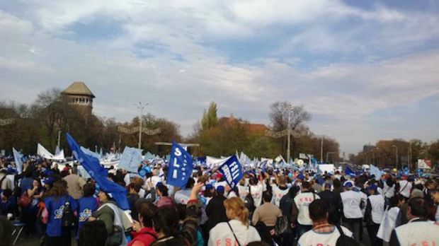 Profesorii cer salarii mai mari! Luni şi marţi vor protesta în faţa Guvernului!