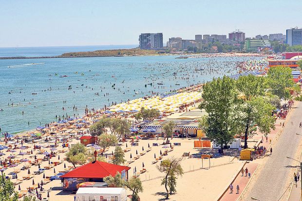 Bilanțul inspectorilor antifrauda în weekend. Amenzi de 134.000 de lei date cluburilor de pe Litoral și două suspendări de activitate