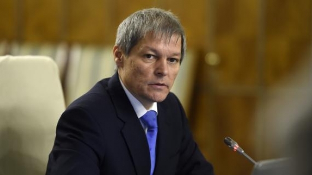 Cioloș rugat să dea o notă Guvernului său: Așa, cu indulgență, un 7