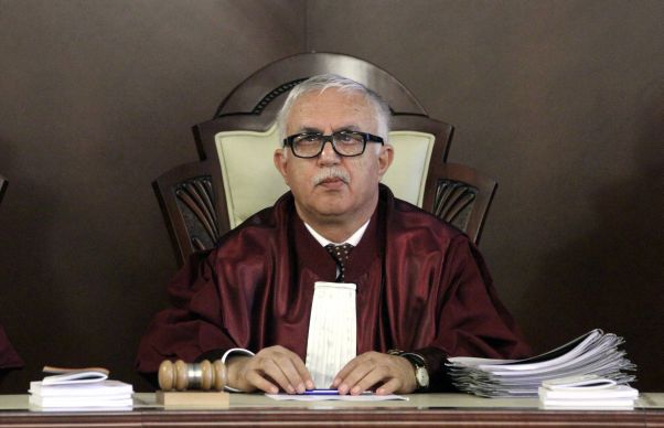 Judecătorul Zegrean îngroapă alegerile în două tururi