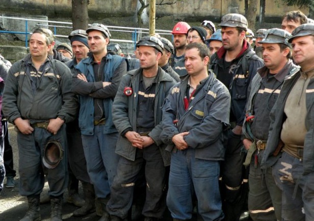 Marșul minerilor n-a folosit la nimic. 2.000 de ortaci din Motru și Mehedinți, disponibilizați de la 1 iulie