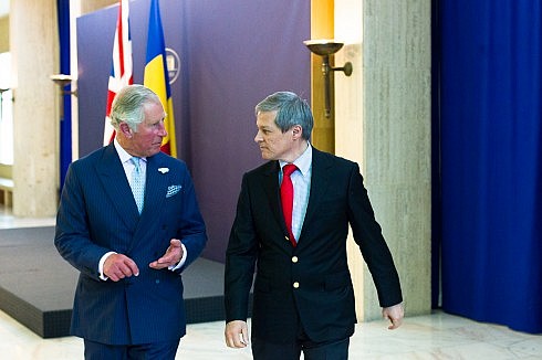 Întrevedere premierul Dacian Cioloș – prințul Charles; au fost abordate aspecte legate de protejarea patrimoniului cultural