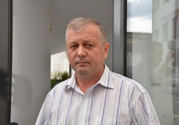 DNA: Directorul executiv al Casei de Pensii Bihor, Leontin Țîrle, reținut