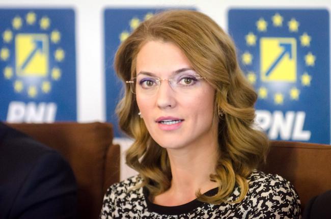 Gorghiu: E anormal să se implice în campanie cei cu funcții în administrație; l-am sesizat pe primul ministru