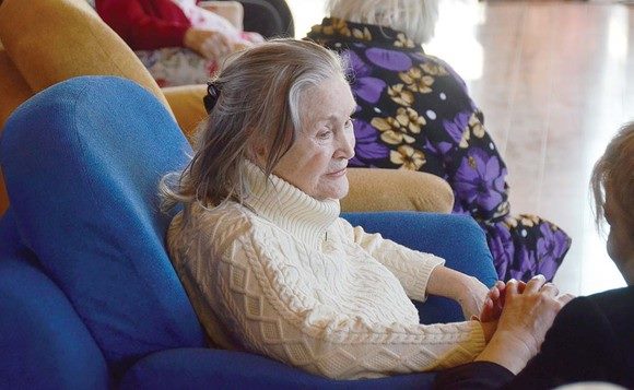 In Paradisul acesta va sarbatori Zina Dumitrescu, implinirea a 80 de ani!