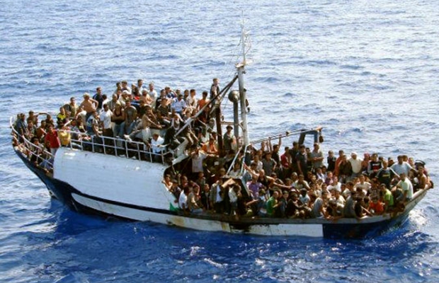 Migranți: 2.000 de persoane salvate în largul Libiei de gărzile de coastă italiene
