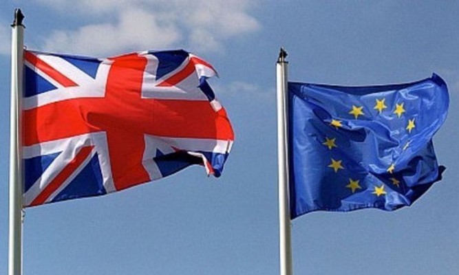 VIDEO Referendum în Marea Britanie: S-au deschis secțiile de vot