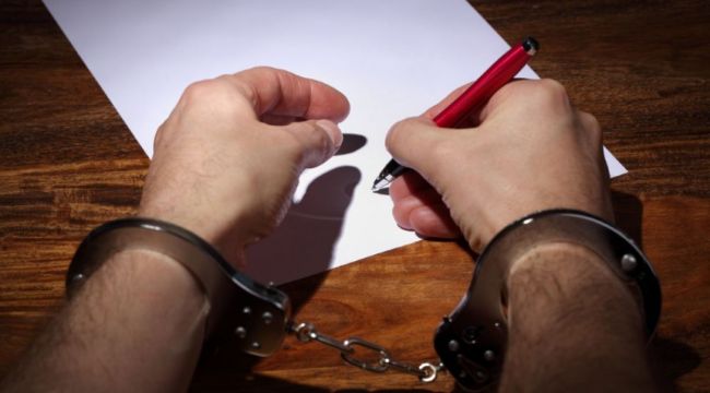 Scrisul după gratii devine ineficient